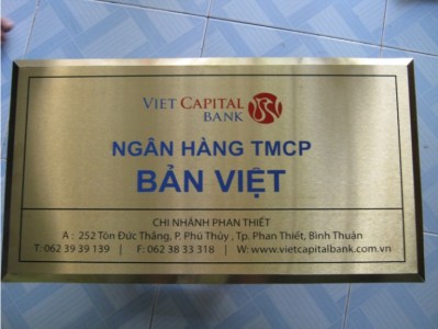 Biển inox ăn mòn vàng xước